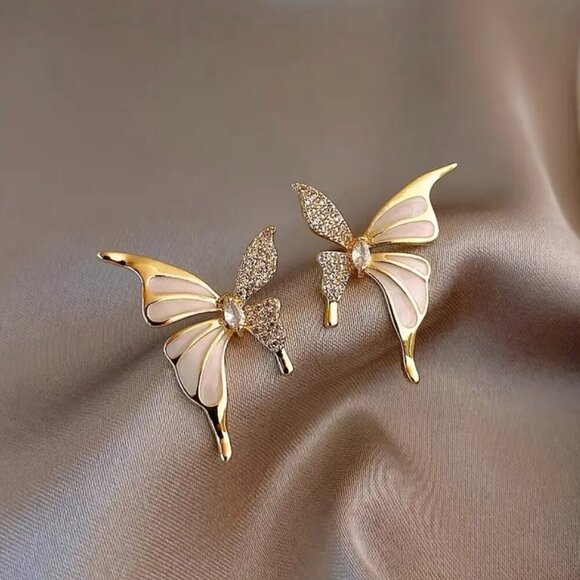 Jewelry - Chic White & Gold Butterfly Earrings